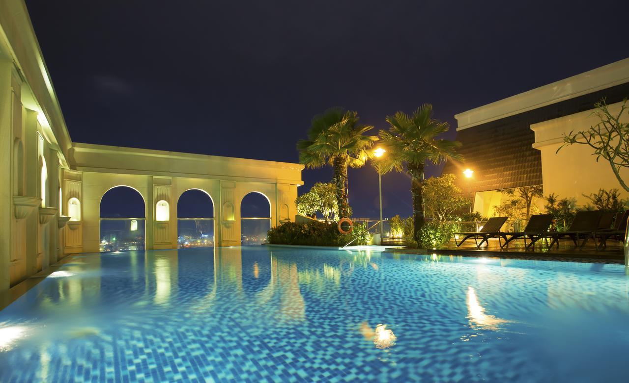 Ami Splendid Rooftop Pool Хошимін Екстер'єр фото